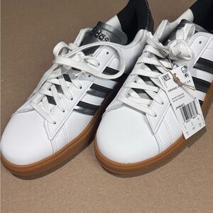 Adidas GRAND COURT 2.0 NWT men’s 9.5 sport wear sneaker shoe